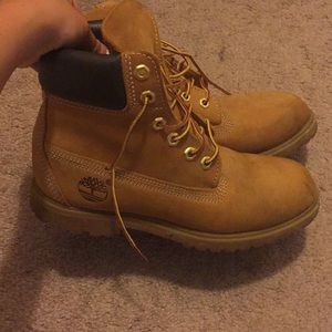Women’s size 7 timberlands